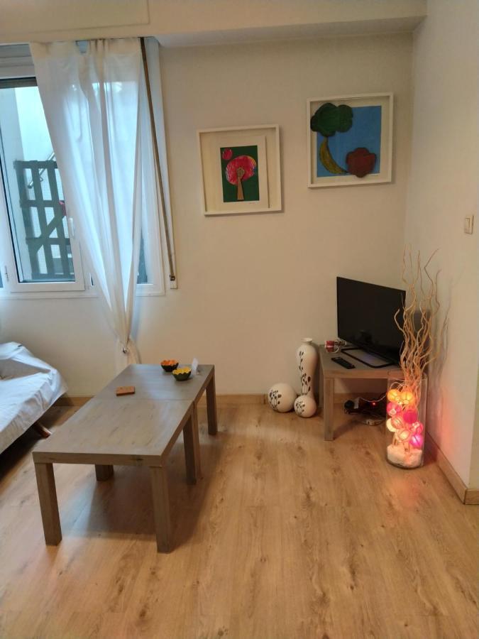 אתונה Cozy Apartment Ideally Located City Center And Megaron Moussikis Metro Station מראה חיצוני תמונה